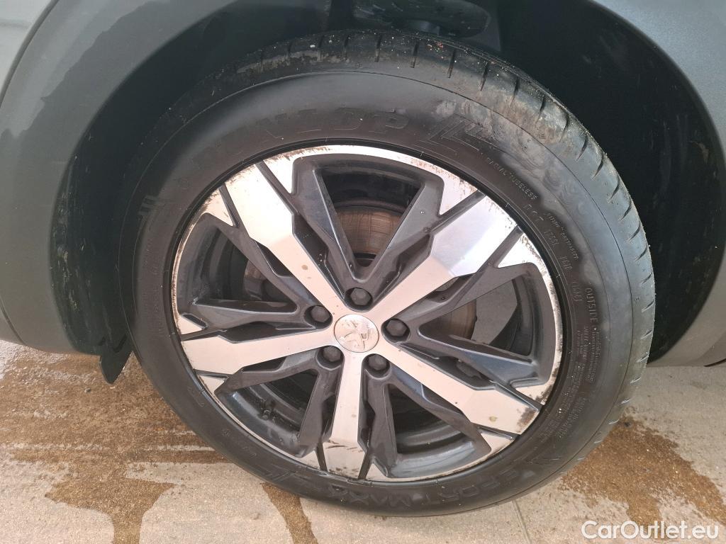  Peugeot  5008  Road Trip 1.5 HDi 130CV BVA8 7 Sieges E6d #44