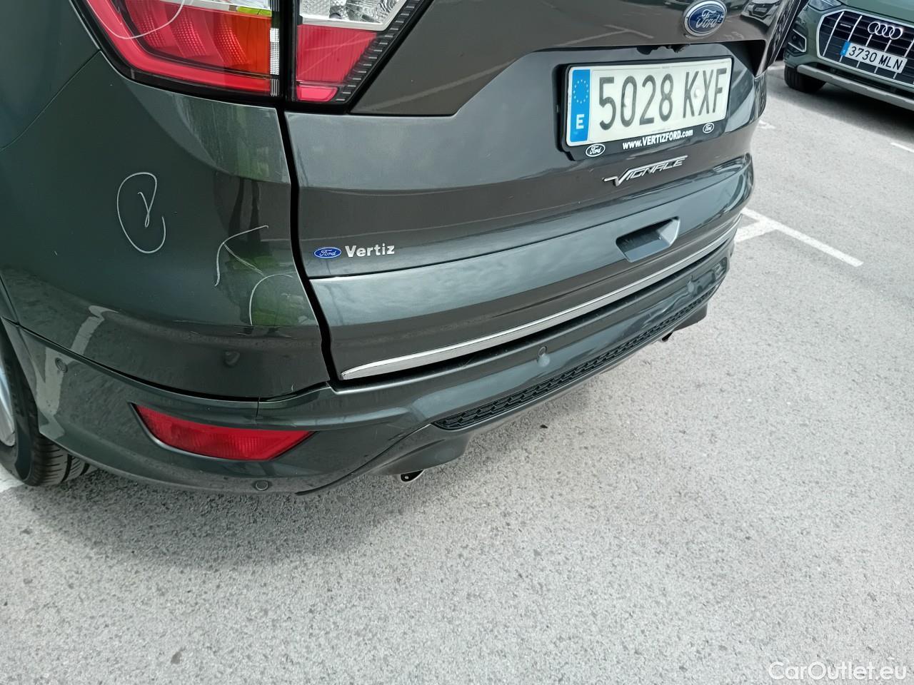  Ford  Kuga FORD  / 2016 / 5P / todoterreno 1.5 EcoBoost 129kW 4x4 Vignale Auto #26