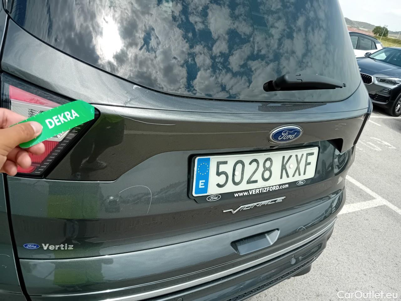  Ford  Kuga FORD  / 2016 / 5P / todoterreno 1.5 EcoBoost 129kW 4x4 Vignale Auto #29