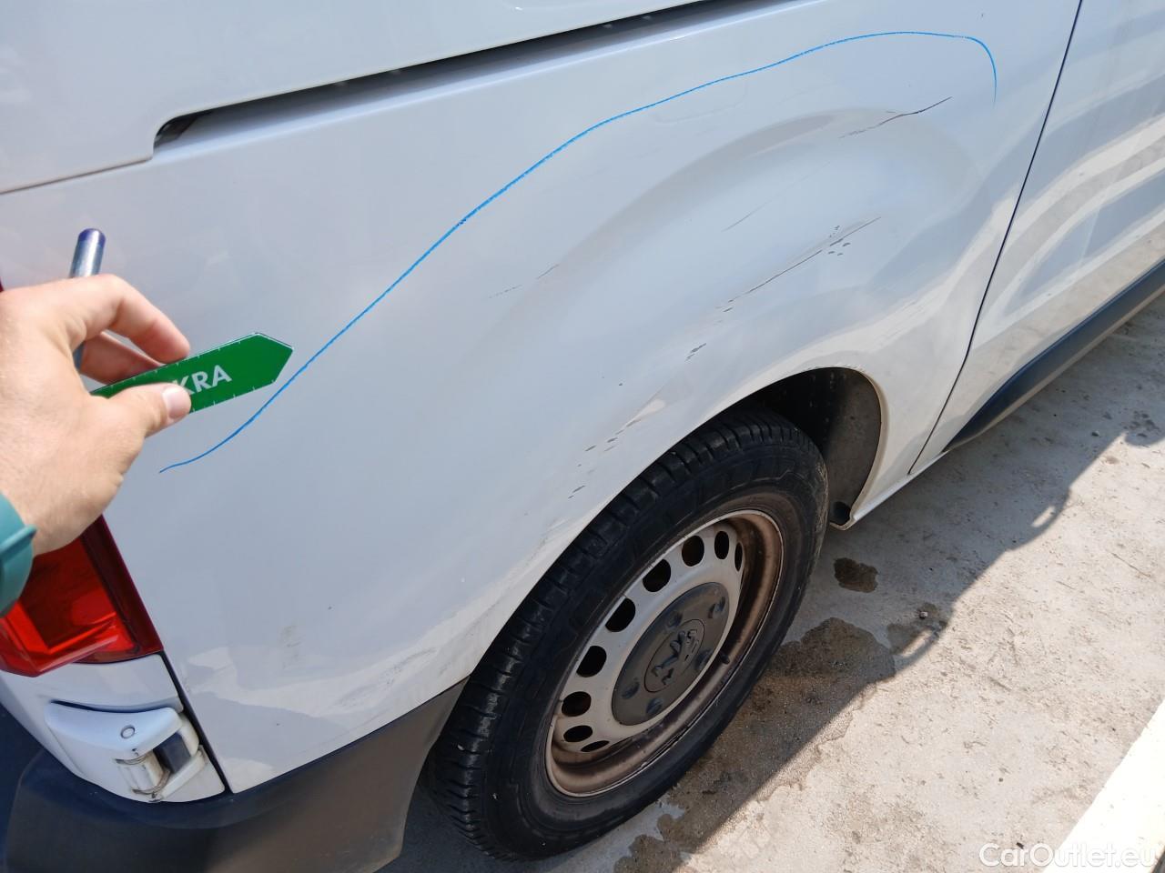  Peugeot  Expert  Combi Standard 1.5 HDI 120CV E6d #31