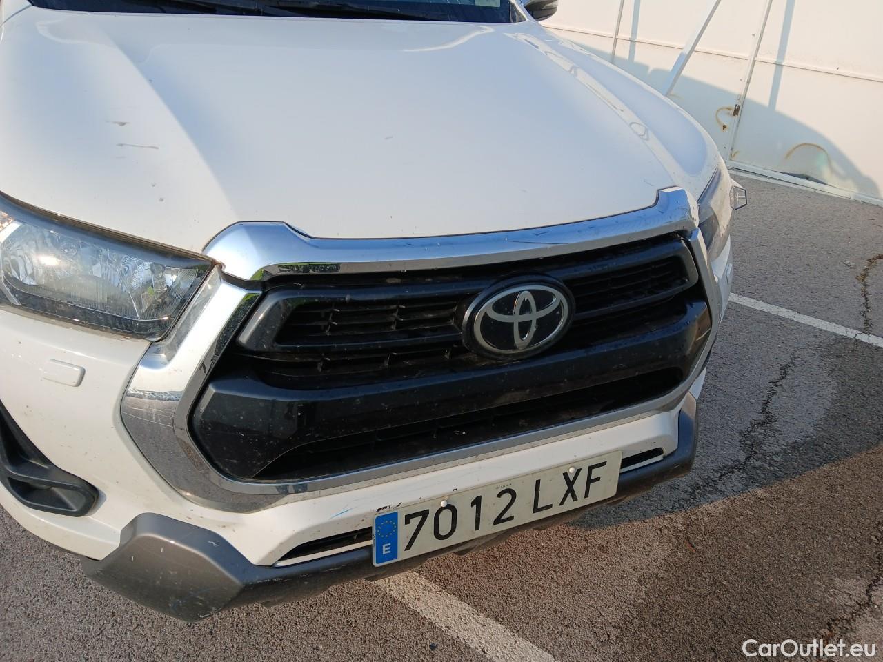 Land Rover  Discovery TOYOTA Hilux / 2020 / 4P / pickup 2.8 D-4D 150kW (204CV) Cabina Doble VX #9