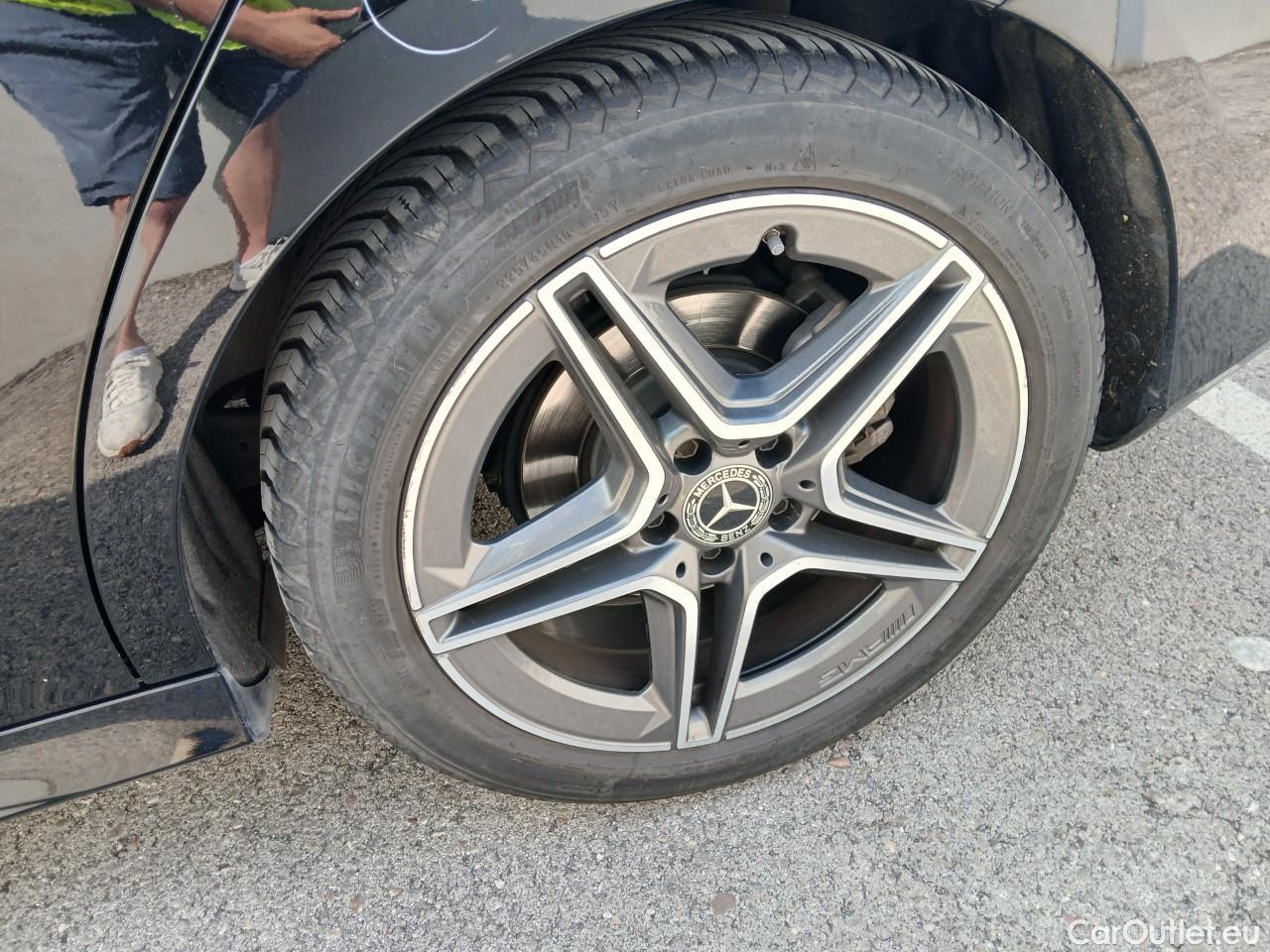  Land Rover  Discovery MERCEDES-BENZ CLA / 2019 / 4P / coupé CLA 200 D DCT #17