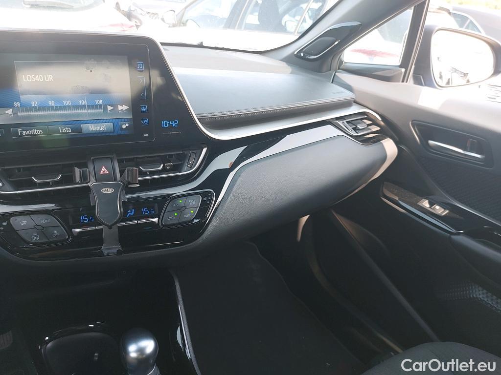  Toyota  C-HR TOYOTA  / 2016 / 5P / todoterreno 1.8 125H Advance #18