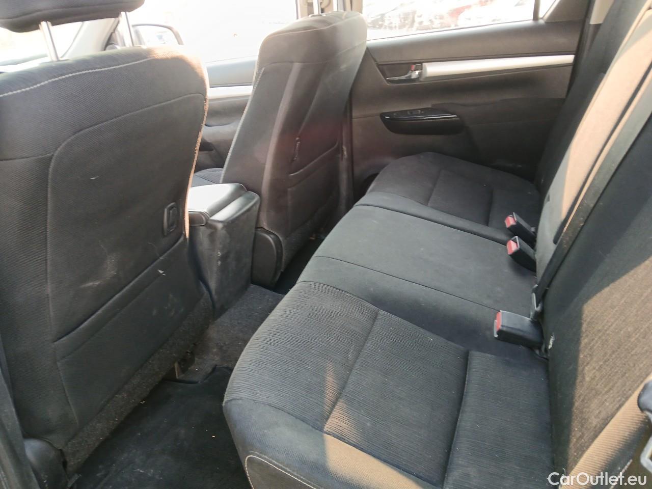 Land Rover  Discovery TOYOTA Hilux / 2020 / 4P / pickup 2.8 D-4D 150kW (204CV) Cabina Doble VX #3