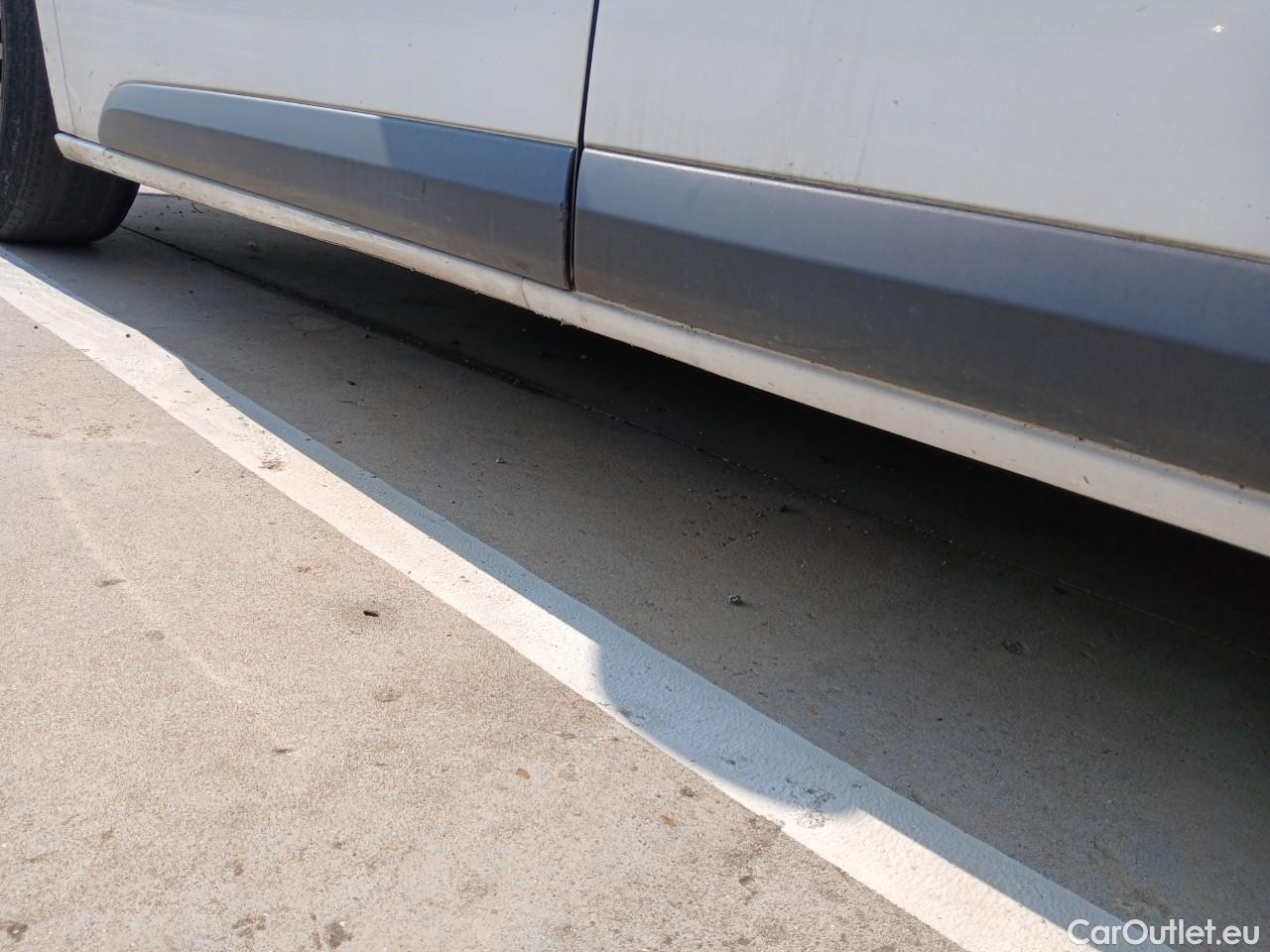  Peugeot  Expert  Combi Standard 1.5 HDI 120CV E6d #19
