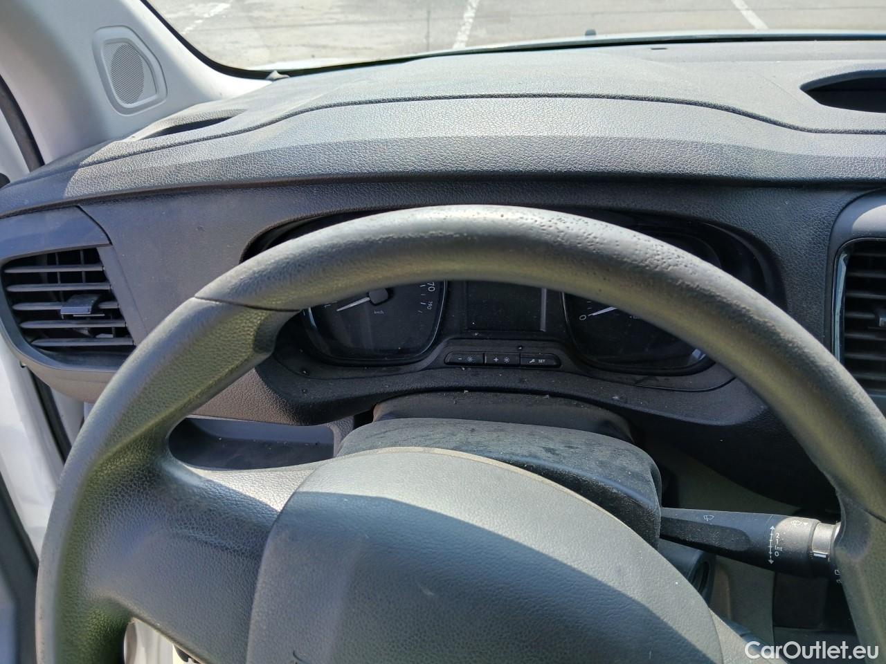  Peugeot  Expert  Combi Standard 1.5 HDI 120CV E6d #2