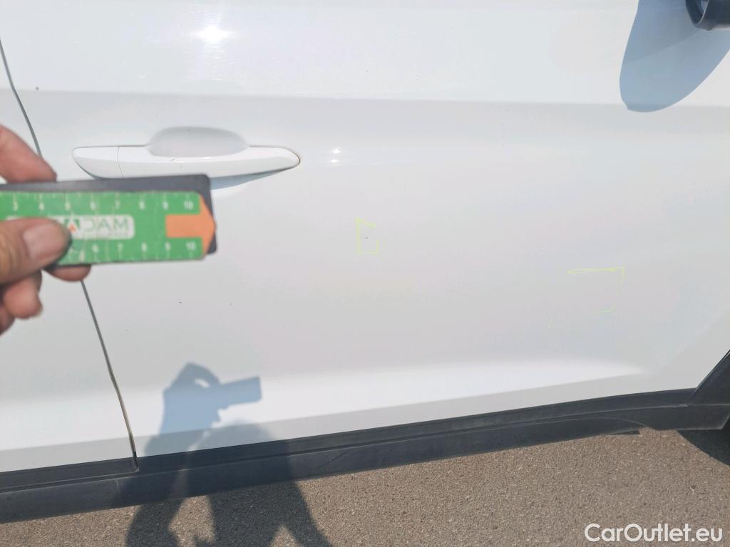  Hyundai  Tucson HYUNDAI  / 2018 / 5P / todoterreno 1.6 CRDI 85kW (116CV) 48V SLE 4X2(SP)(SL) #10