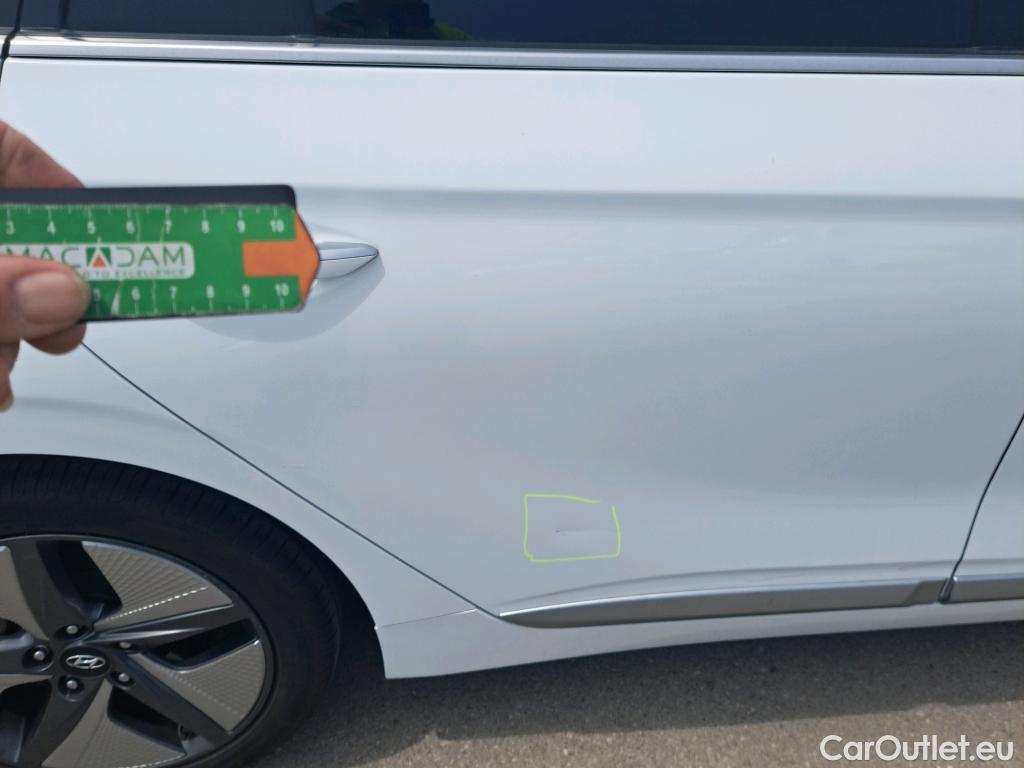  Hyundai   Ioniq HYUNDAI / 2019 / 5P / berlina con portón 1.6 GDI HEV Tecno DCT #4