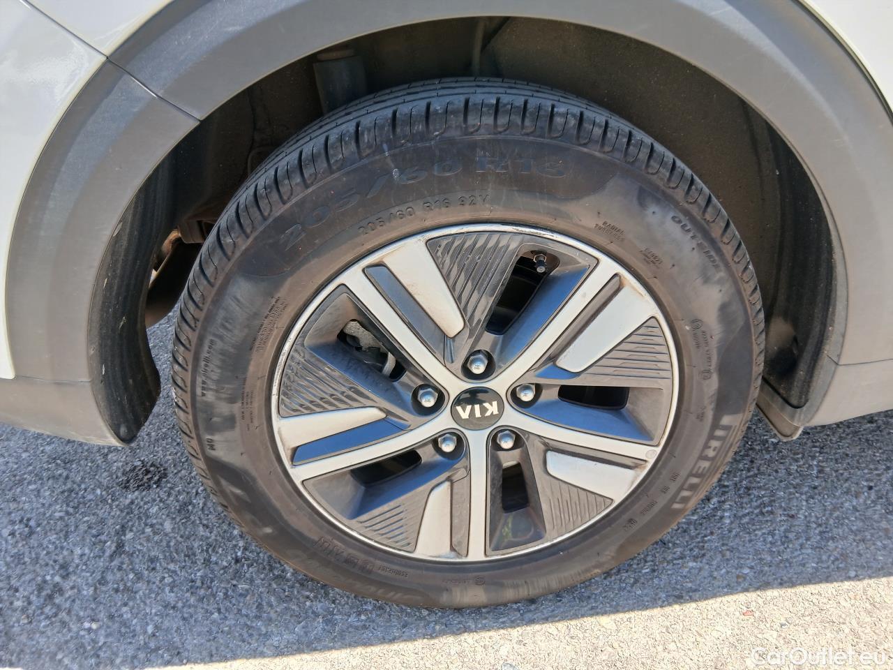  KIA  Niro KIA  / 2019 / 5P / crossover 1.6 GDi HEV 104kW (141CV) Drive #27