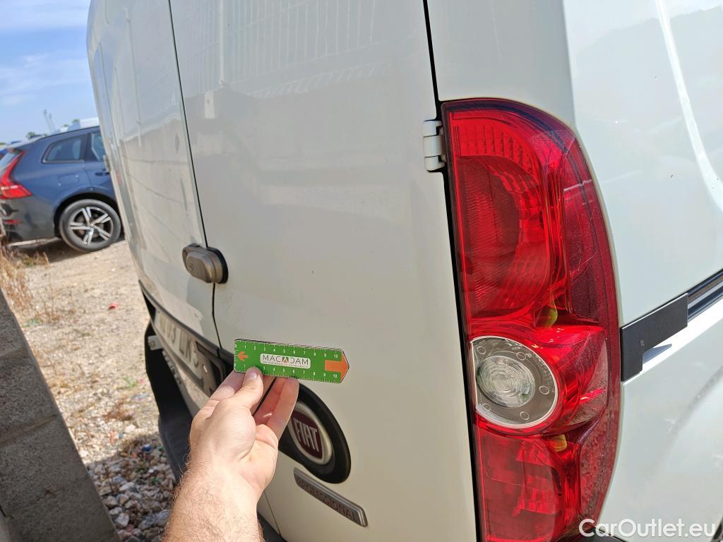  Fiat  Doblo FIAT Doblò Cargo/2015/3P/furgón derivado de turismo Cargo Base Plus 1.3 Mjet 70kW (95CV) #23