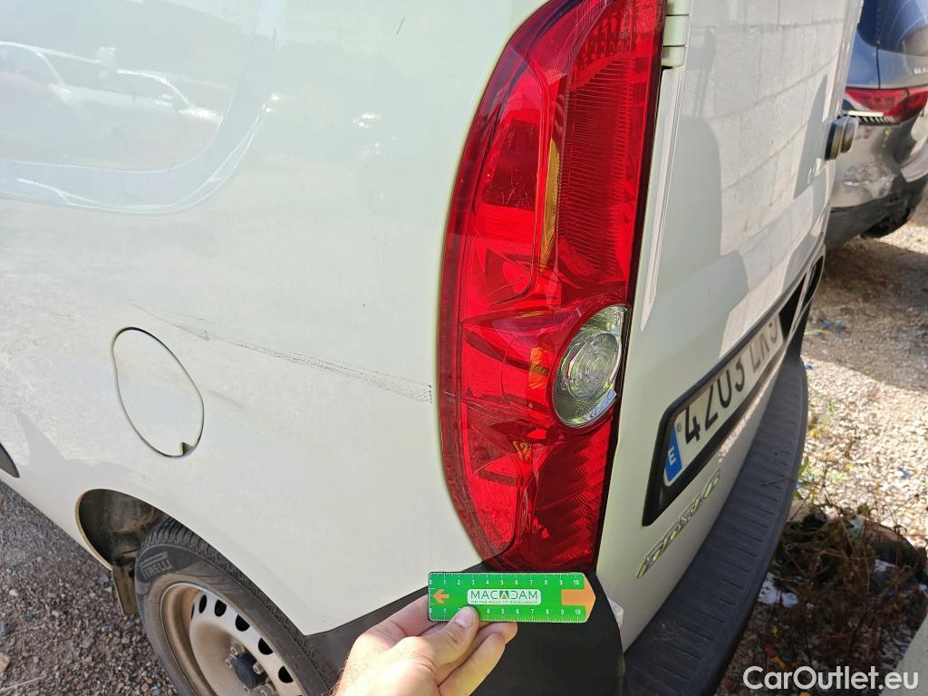  Fiat  Doblo FIAT Doblò Cargo/2015/3P/furgón derivado de turismo Cargo Base Plus 1.3 Mjet 70kW (95CV) #49