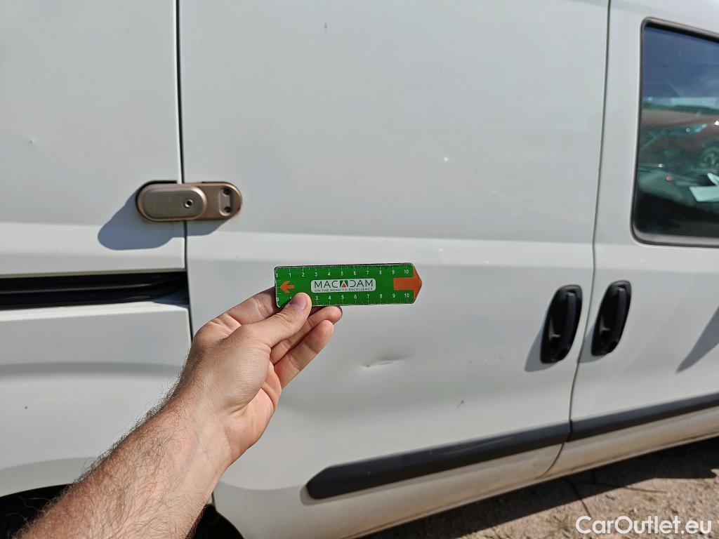  Fiat  Doblo FIAT Doblò Cargo/2015/3P/furgón derivado de turismo Cargo Base Plus 1.3 Mjet 70kW (95CV) #18