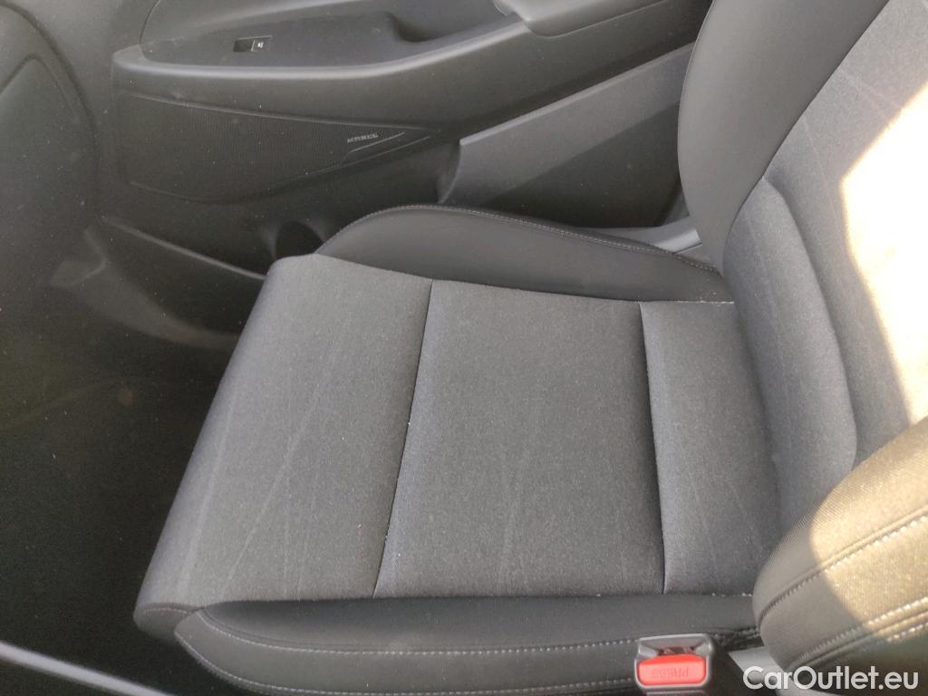  Hyundai  Tucson HYUNDAI  / 2018 / 5P / todoterreno 1.6 CRDI 85kW (116CV) 48V Tecno 4X2 #10