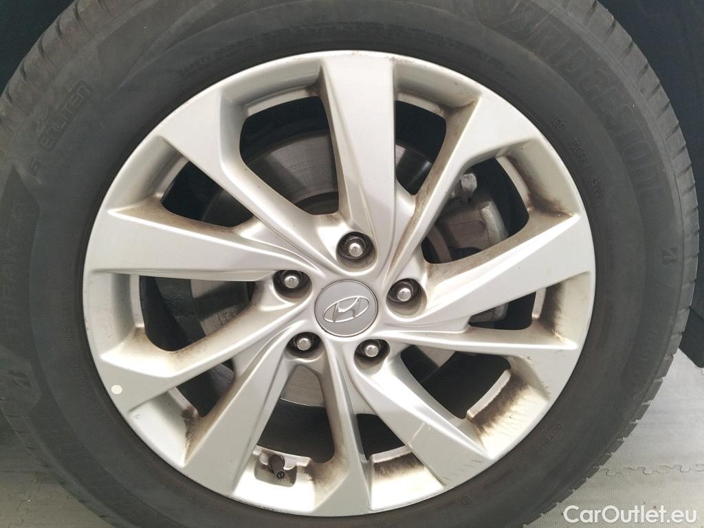  Hyundai  Tucson HYUNDAI  / 2018 / 5P / todoterreno 1.6 CRDI 85kW (116CV) 48V SLE 4X2(SP)(SL) #3