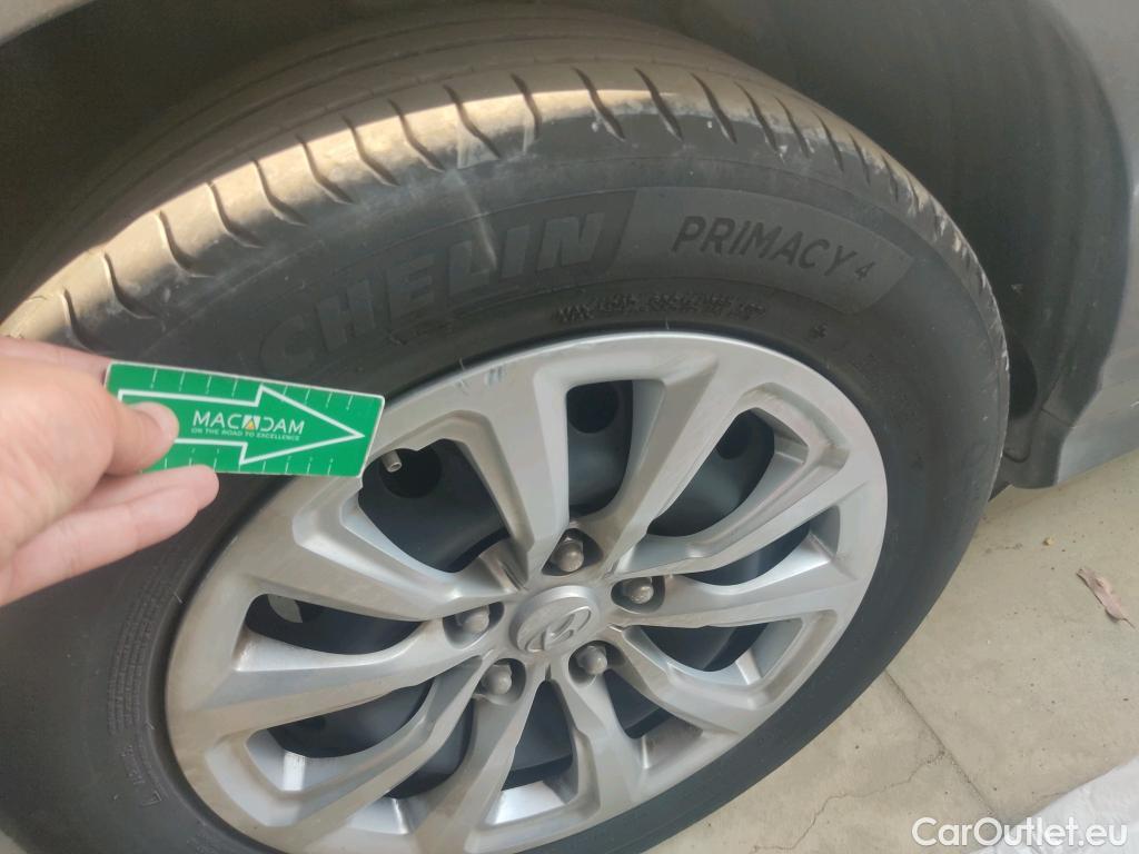  Land Rover  Discovery HYUNDAI Kona / 2020 / 5P / todoterreno 1.0 TGDI Klass 4X2 #25