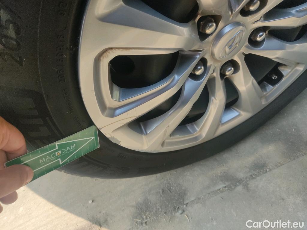  Land Rover  Discovery HYUNDAI Kona / 2020 / 5P / todoterreno 1.0 TGDI Klass 4X2 #27