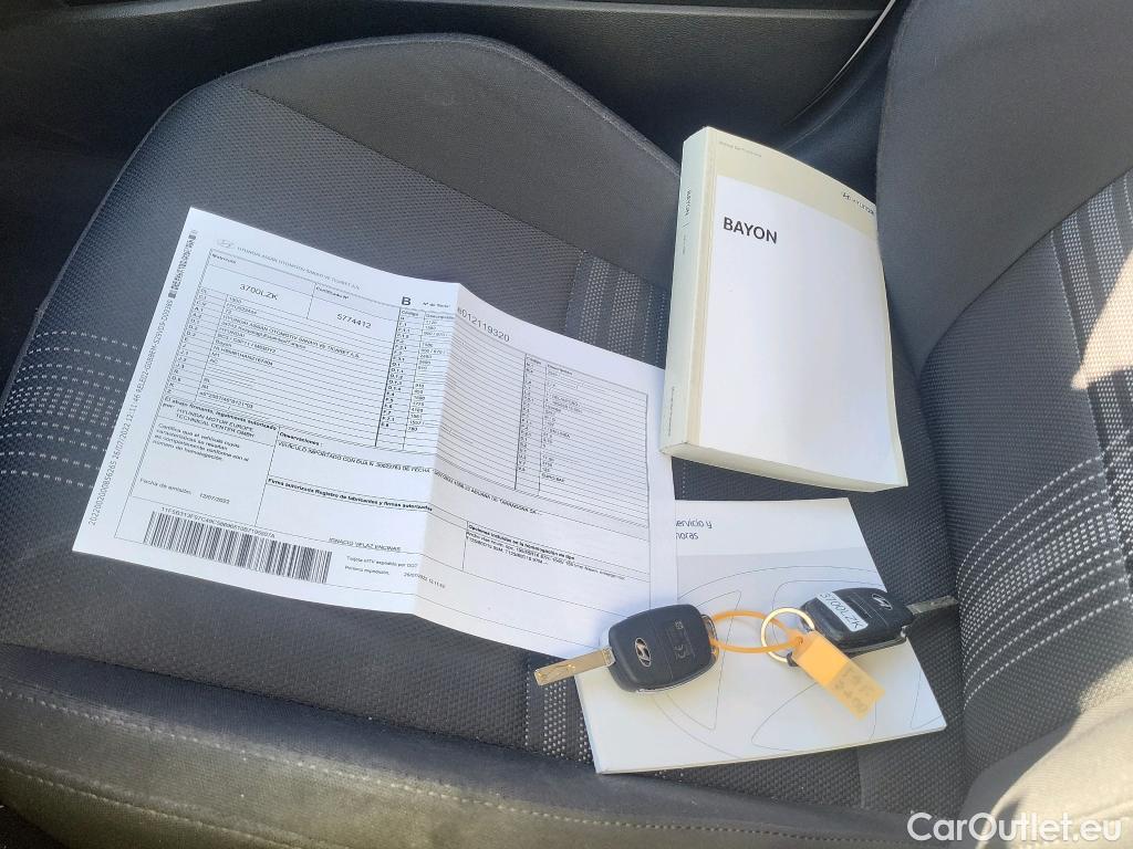  Hyundai  Bayon HYUNDAI  / 2021 / 5P / todoterreno 1.2 MPI Essence #8