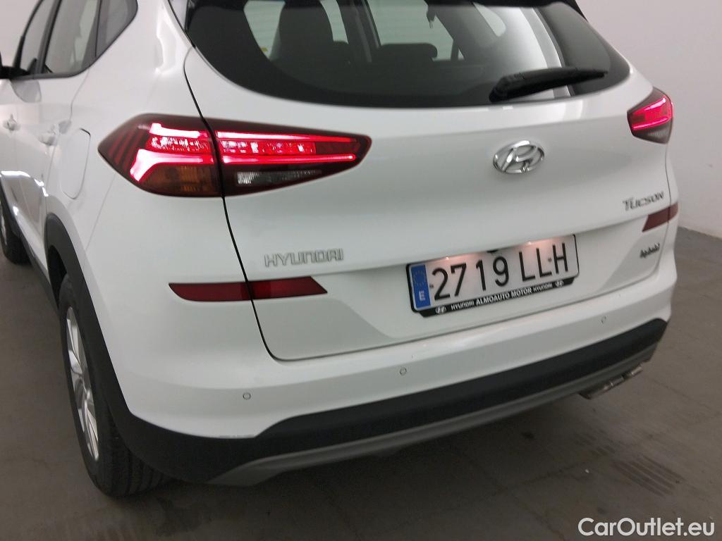  Hyundai  Tucson HYUNDAI  / 2018 / 5P / todoterreno 1.6 CRDI 85kW (116CV) 48V SLE 4X2(SP)(SL) #13