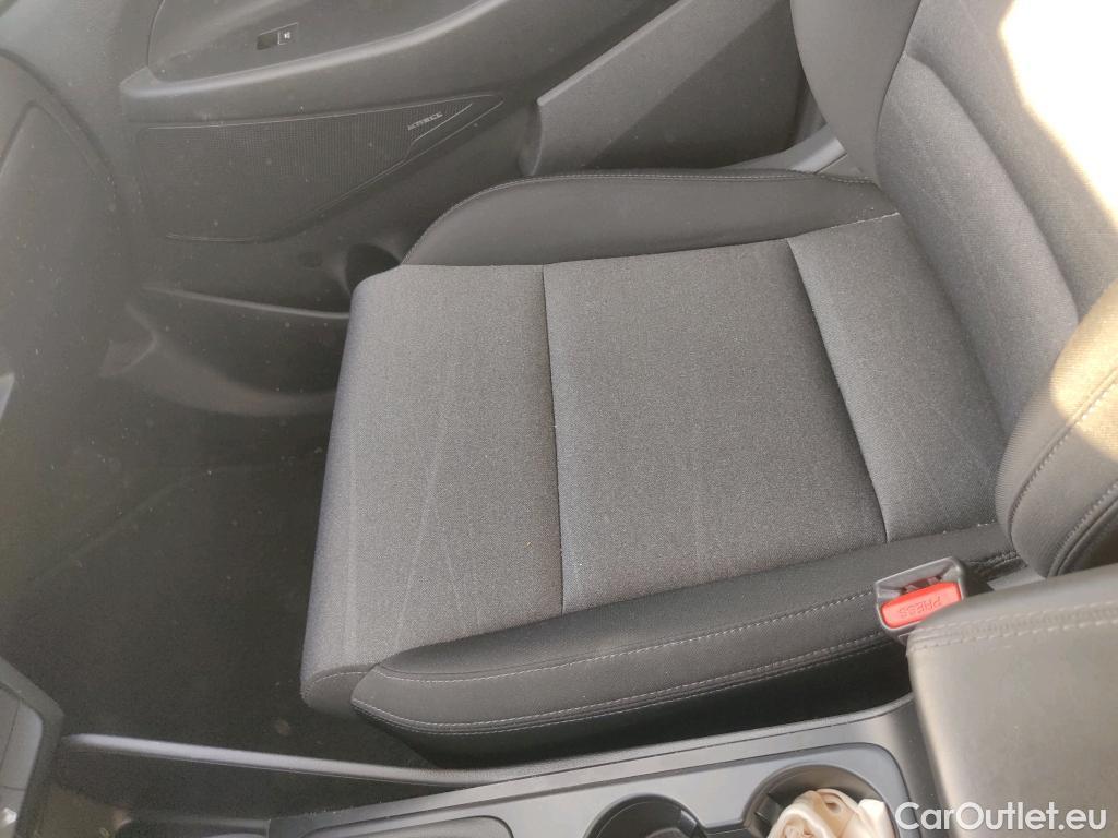  Hyundai  Tucson HYUNDAI  / 2018 / 5P / todoterreno 1.6 CRDI 85kW (116CV) 48V Tecno 4X2 #2