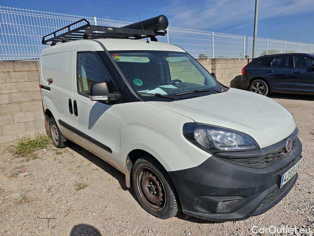  Fiat  Doblo FIAT Doblò Cargo/2015/3P/furgón derivado de turismo Cargo Base Plus 1.3 Mjet 70kW (95CV) #60