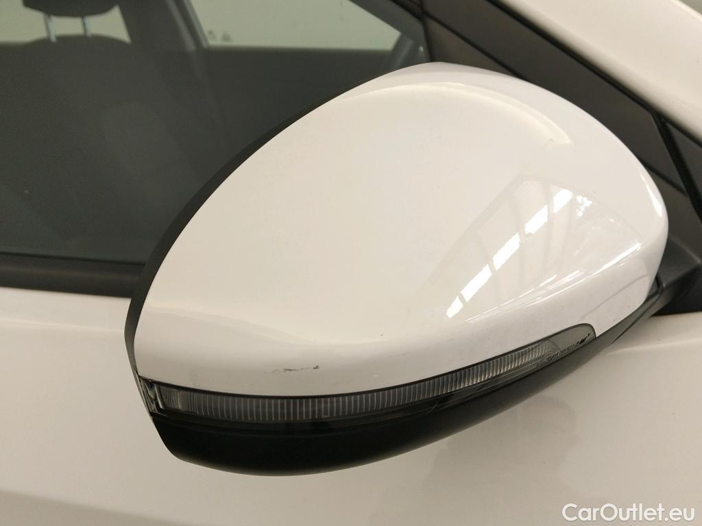  Hyundai  Tucson HYUNDAI  / 2018 / 5P / todoterreno 1.6 CRDI 85kW (116CV) 48V SLE 4X2(SP)(SL) #21