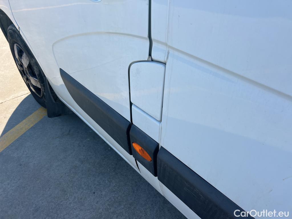  Nissan  NV400 NISSAN  VU 4P 1G FURGóN L3H2 3,5T 2.3dCi EU6 96kW RWD COMFORT #25