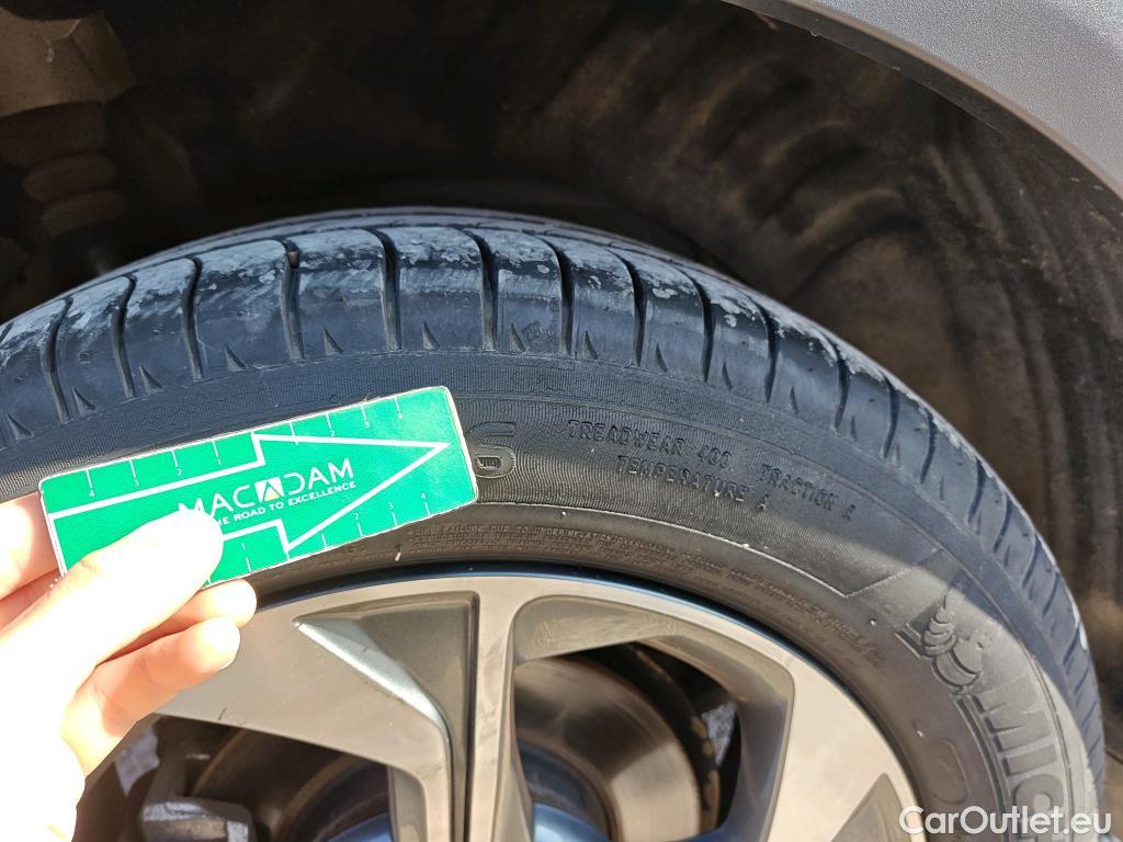 Land Rover  Discovery KIA XCeed / 2019 / 5P / todoterreno 1.0 T-GDi Drive 88kW (120CV) #9