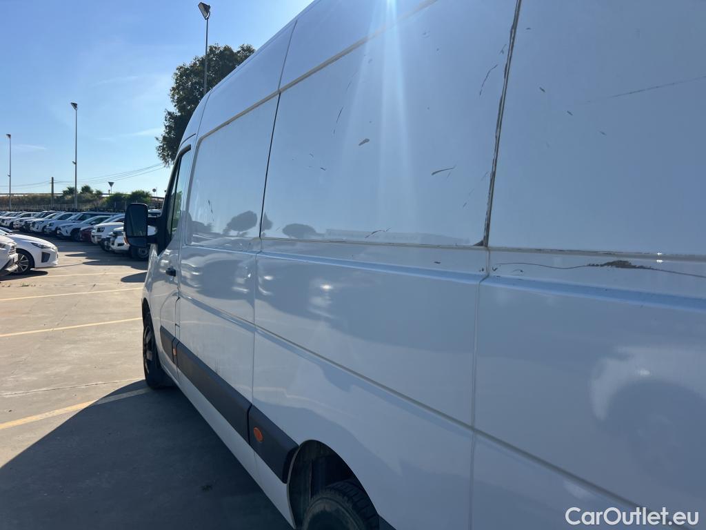  Nissan  NV400 NISSAN  VU 4P 1G FURGóN L3H2 3,5T 2.3dCi EU6 96kW RWD COMFORT #19
