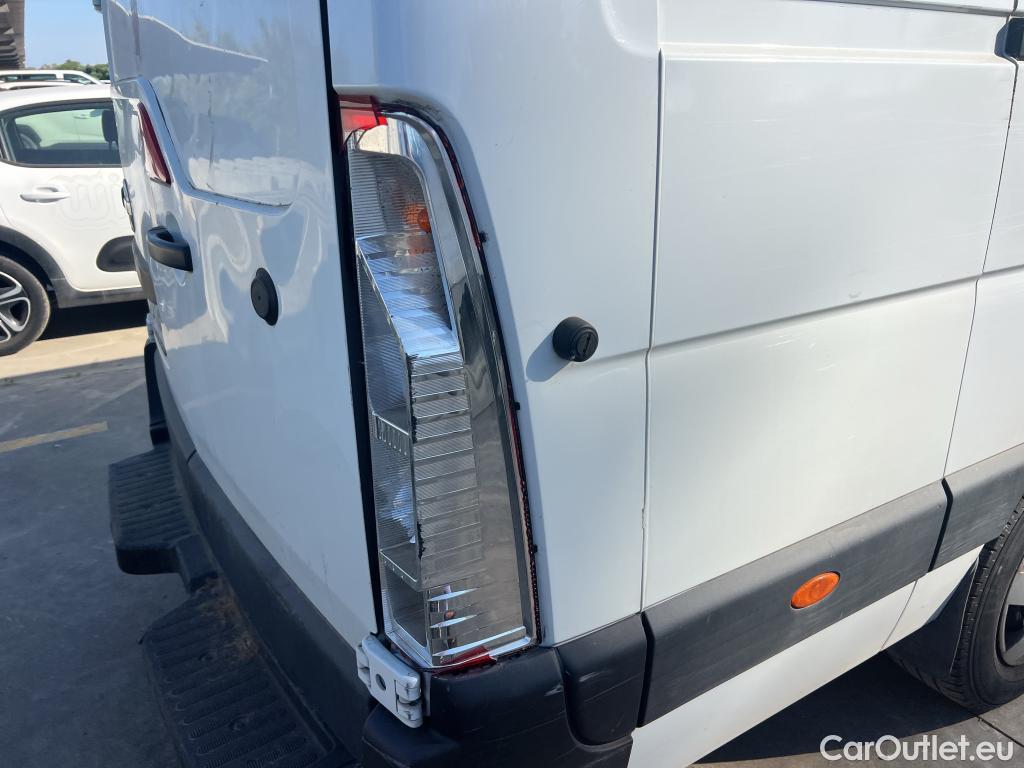  Nissan  NV400 NISSAN  VU 4P 1G FURGóN L3H2 3,5T 2.3dCi EU6 96kW RWD COMFORT #9