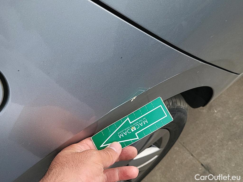  Volkswagen  Golf  VIII Variant Life 2.0 TDI 115CV E6d #6