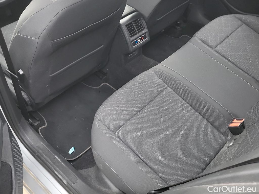  Volkswagen  Golf  VIII Variant Life 2.0 TDI 115CV E6d #20