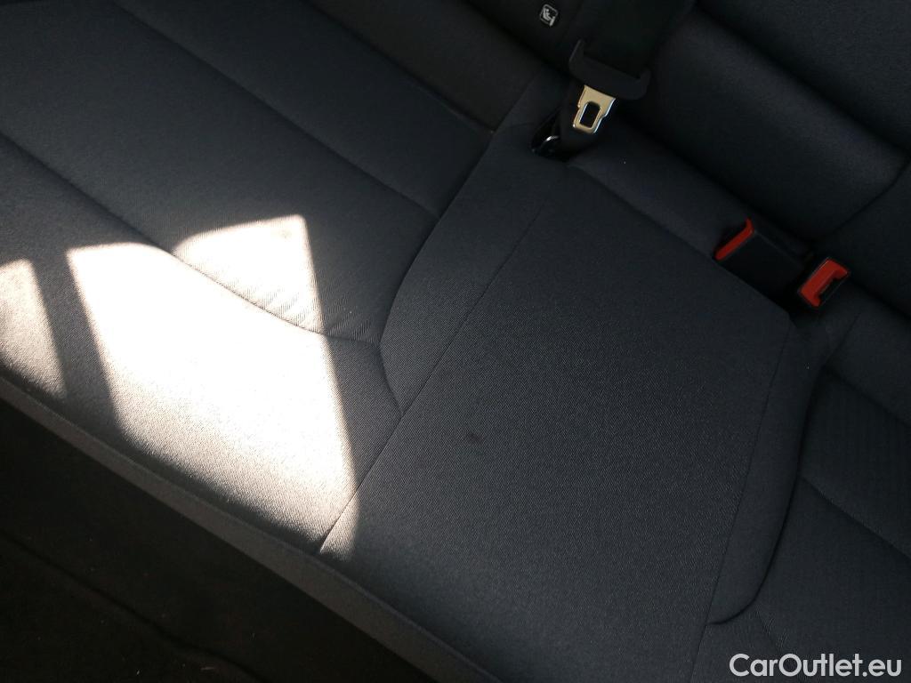  Hyundai   Ioniq HYUNDAI / 2019 / 5P / berlina con portón 1.6 GDI PHEV Tecno DCT #23