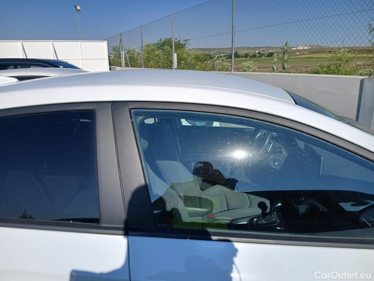  Hyundai   Ioniq HYUNDAI / 2019 / 5P / berlina con portón 1.6 GDI PHEV Klass DCT #31