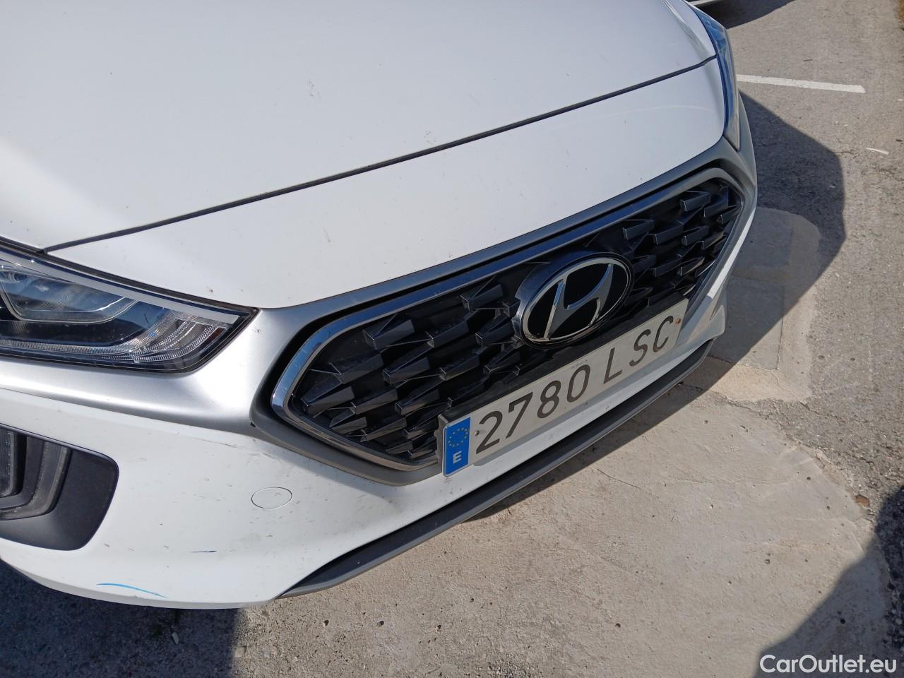  Hyundai   Ioniq HYUNDAI / 2019 / 5P / berlina con portón 1.6 GDI PHEV Klass DCT #33