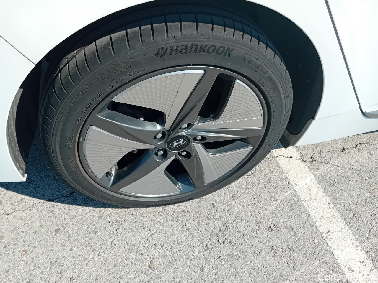  Hyundai   Ioniq HYUNDAI / 2019 / 5P / berlina con portón 1.6 GDI HEV Klass LE DCT #31
