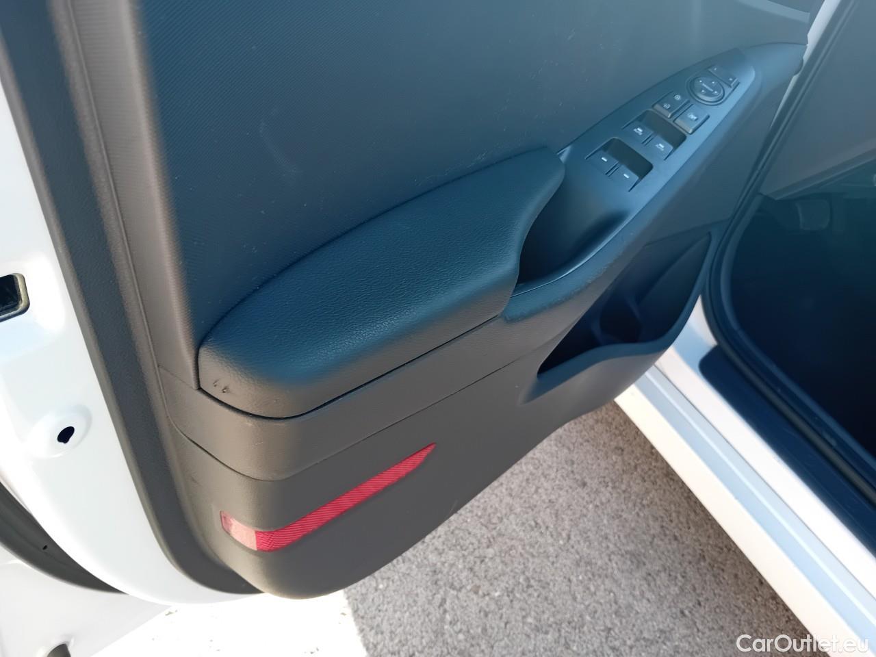  Hyundai   Ioniq HYUNDAI / 2019 / 5P / berlina con portón 1.6 GDI HEV Klass LE DCT #8