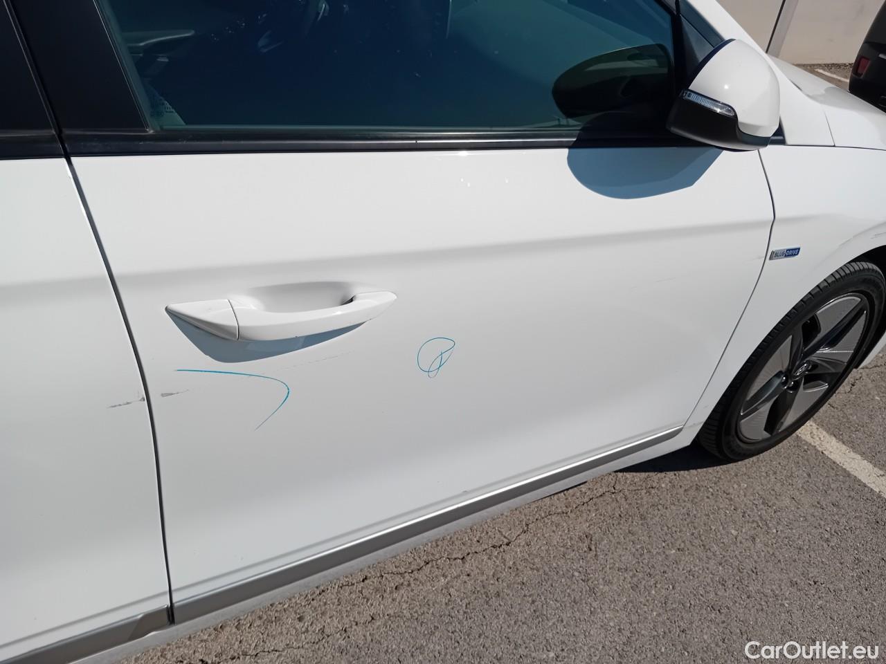  Hyundai   Ioniq HYUNDAI / 2019 / 5P / berlina con portón 1.6 GDI HEV Klass LE DCT #33