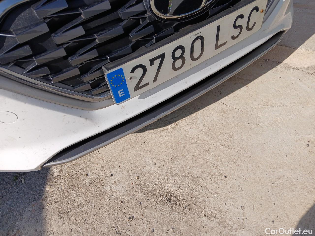  Hyundai   Ioniq HYUNDAI / 2019 / 5P / berlina con portón 1.6 GDI PHEV Klass DCT #39