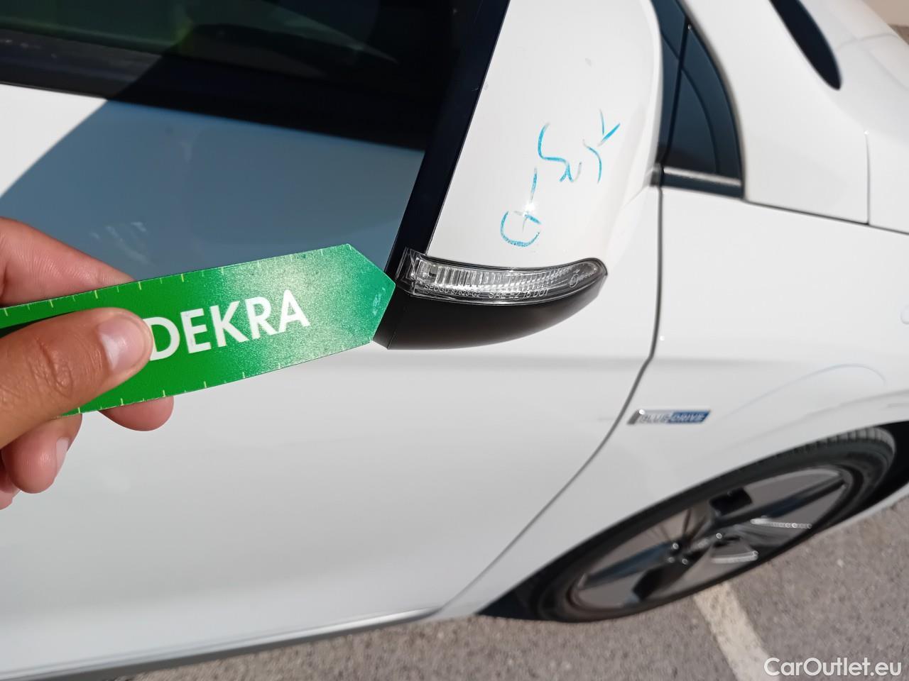  Hyundai   Ioniq HYUNDAI / 2019 / 5P / berlina con portón 1.6 GDI HEV Klass LE DCT #34