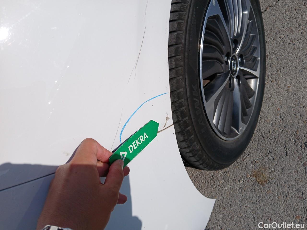  Hyundai   Ioniq HYUNDAI / 2019 / 5P / berlina con portón 1.6 GDI PHEV Klass DCT #18