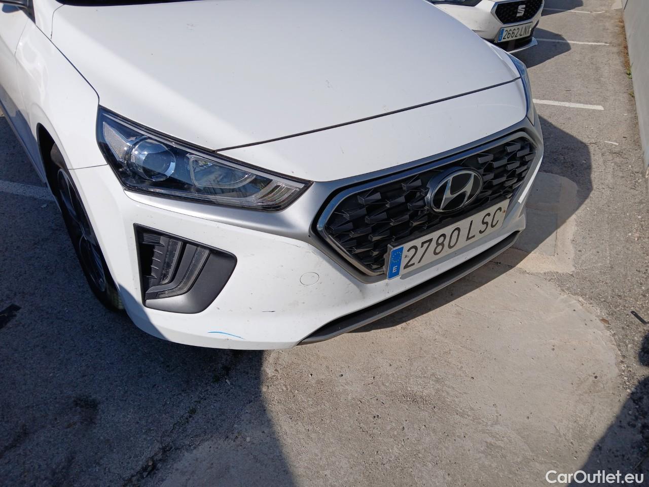  Hyundai   Ioniq HYUNDAI / 2019 / 5P / berlina con portón 1.6 GDI PHEV Klass DCT #1