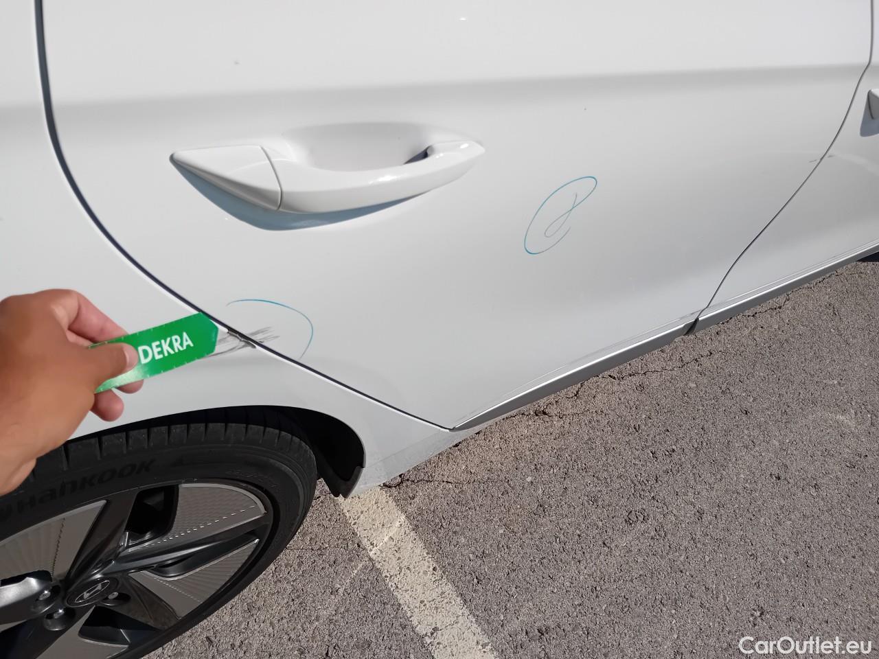  Hyundai   Ioniq HYUNDAI / 2019 / 5P / berlina con portón 1.6 GDI HEV Klass LE DCT #28