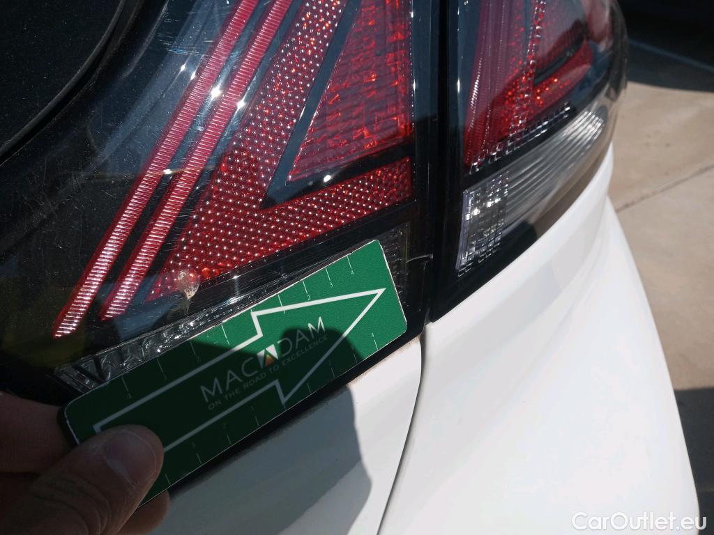  Hyundai   Ioniq HYUNDAI / 2019 / 5P / berlina con portón 1.6 GDI PHEV Tecno DCT #29