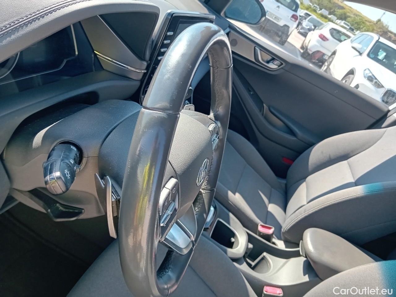  Hyundai   Ioniq HYUNDAI / 2019 / 5P / berlina con portón 1.6 GDI HEV Klass LE DCT #4