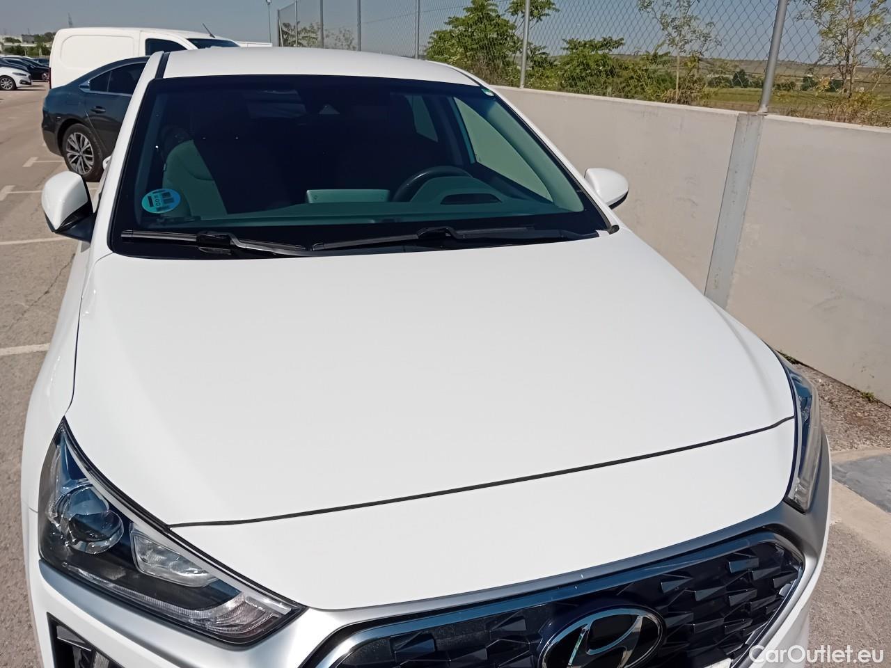  Hyundai   Ioniq HYUNDAI / 2019 / 5P / berlina con portón 1.6 GDI HEV Klass LE DCT #12