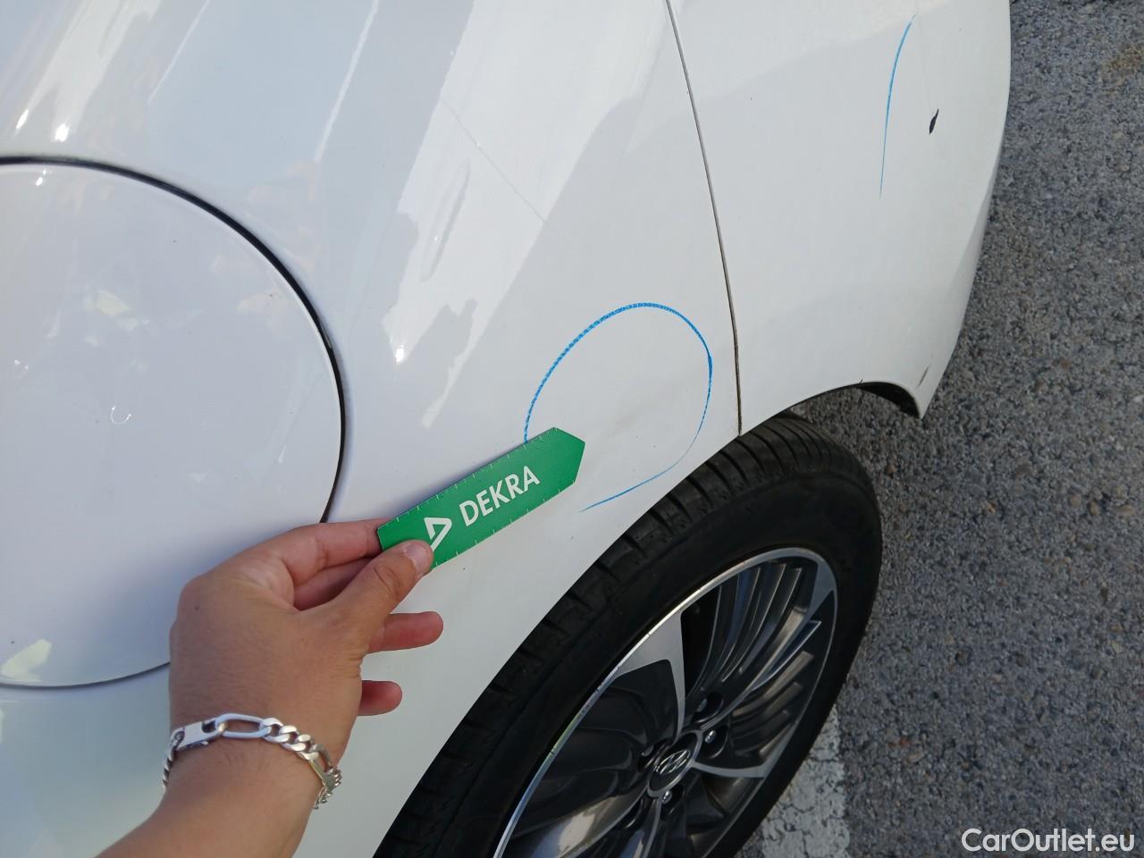  Hyundai   Ioniq HYUNDAI / 2019 / 5P / berlina con portón 1.6 GDI PHEV Klass DCT #36