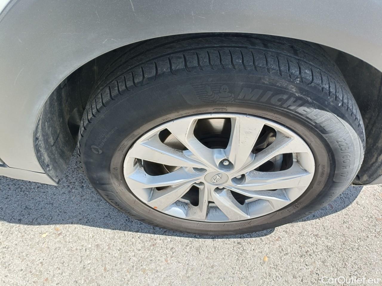  Hyundai  Tucson HYUNDAI  / 2018 / 5P / todoterreno 1.6 CRDI 85kW (116CV) 48V SLE 4X2(SP)(SL) #1
