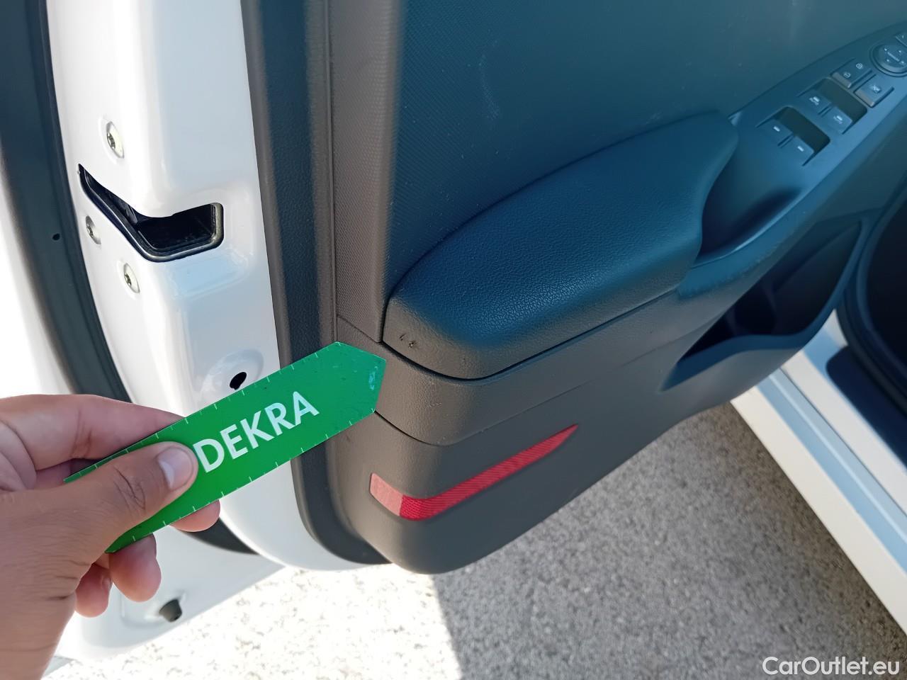  Hyundai   Ioniq HYUNDAI / 2019 / 5P / berlina con portón 1.6 GDI HEV Klass LE DCT #9