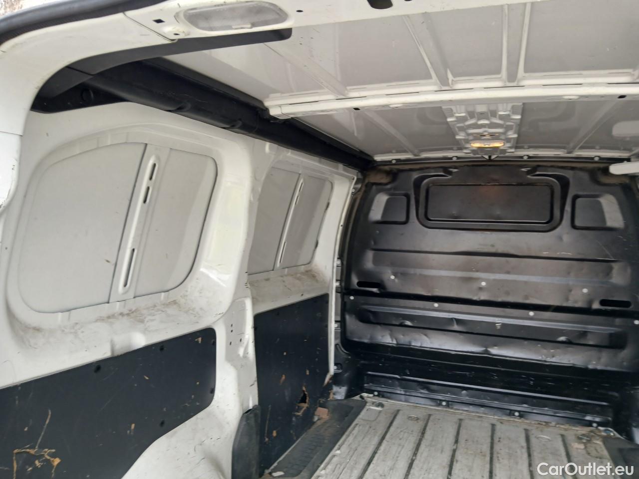  Opel  Vivaro OPEL  / 2019 / 4P / furgón 1.5 Diésel 74kW (100CV) M Std Express (CX) #18