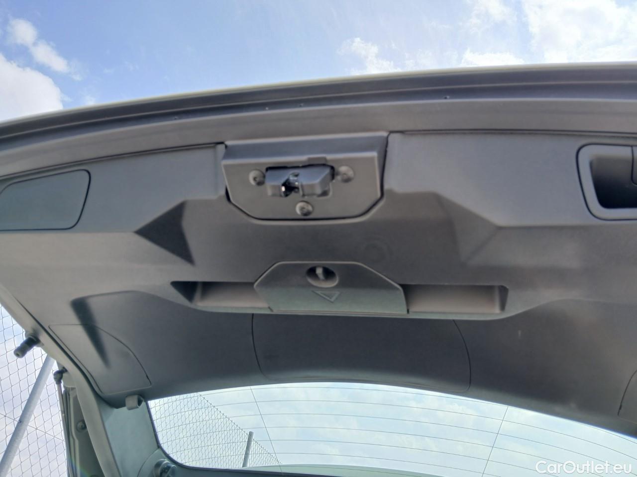  Peugeot  3008  Active Pack 1.5 HDi 130CV E6d #1